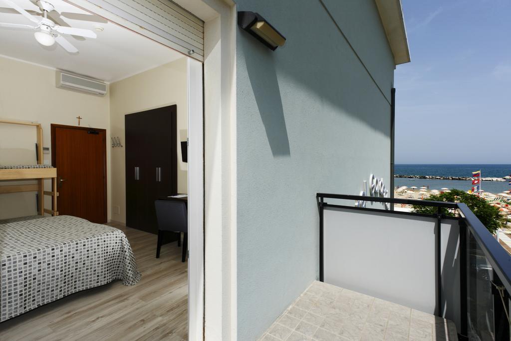 Hotel Gardenia Rimini Exteriör bild