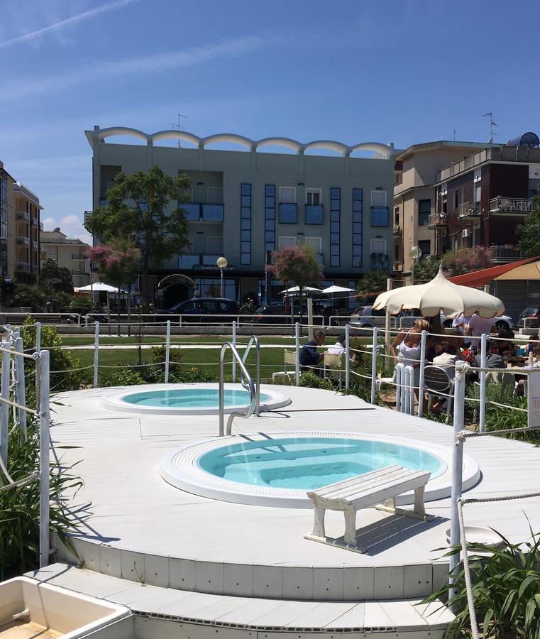 Hotel Gardenia Rimini Exteriör bild
